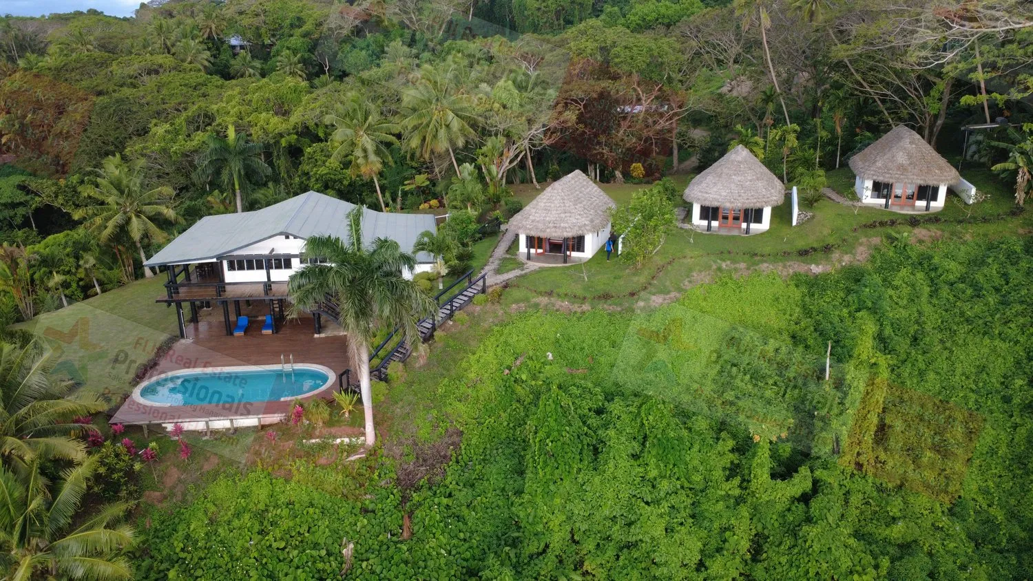 🌺 Tenuta di Lusso con 3 Ville per Ospiti — Baia di Savusavu, Fiji 🌴