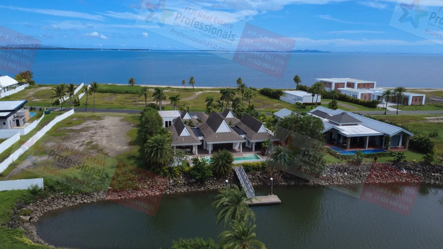 Vie de Luxe au Bord de la Rivière – Une Rare Retraite Insulaire