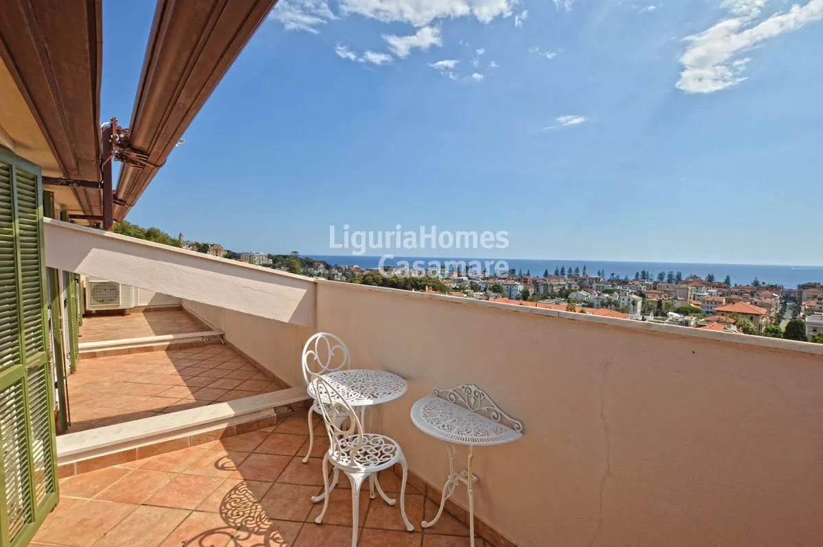Outstanding last floor apartment for sale in Bordighera.