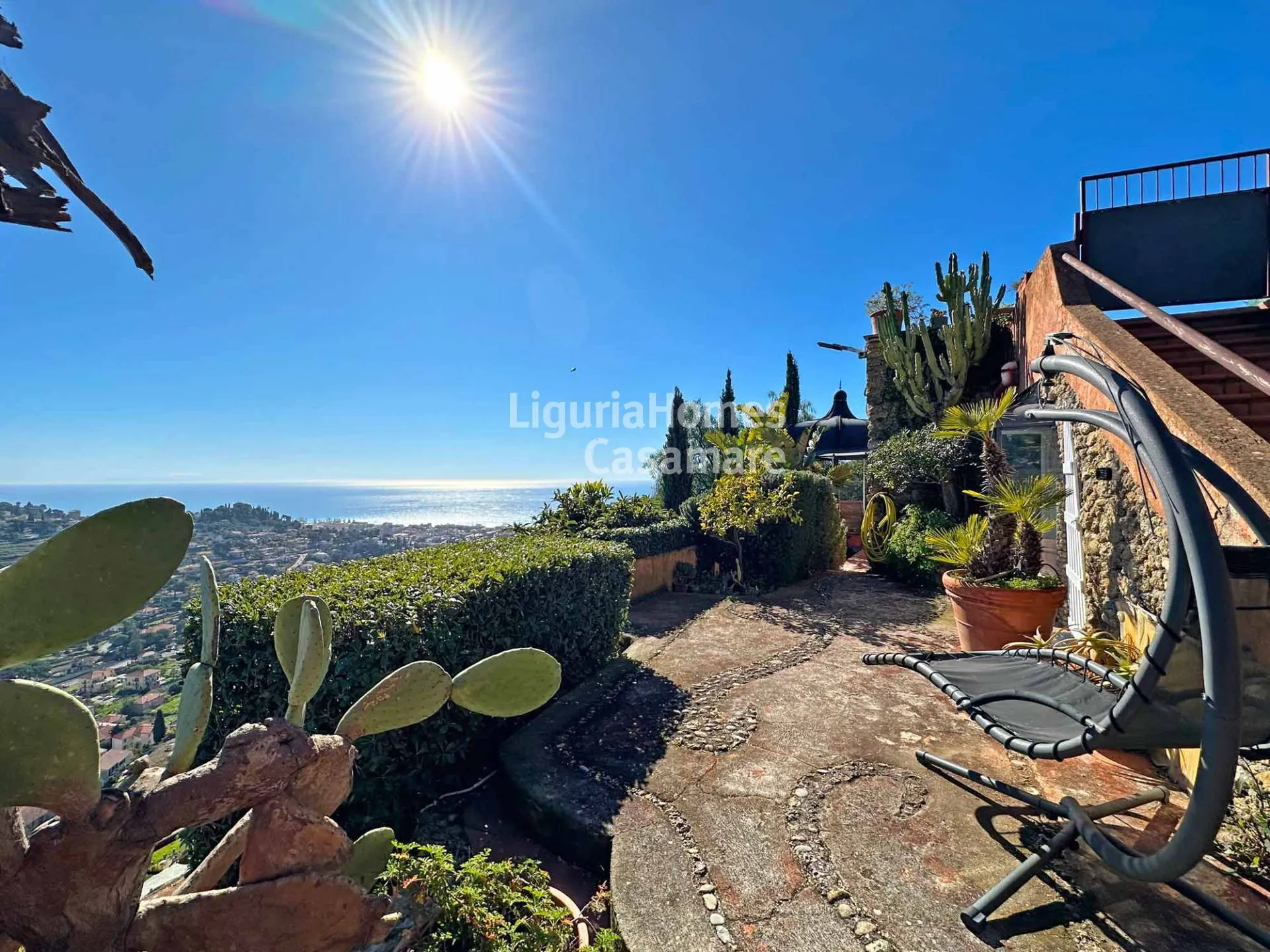 Bordighera, villa for sale with panoramic sea view.