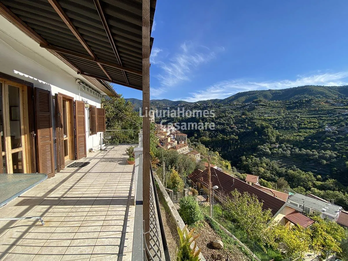 Moradia para venda em Vallebona, Ligúria Ocidental.