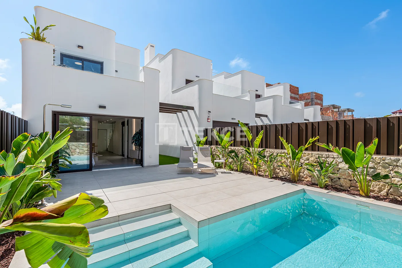 Villas Independientes Modernas Cerca de la Playa en Mil Palmeras España