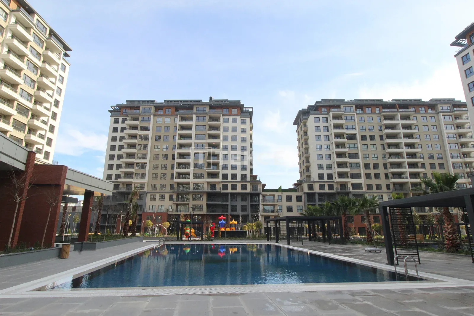Apartamentos com Piscina em Istambul Beylikduzu