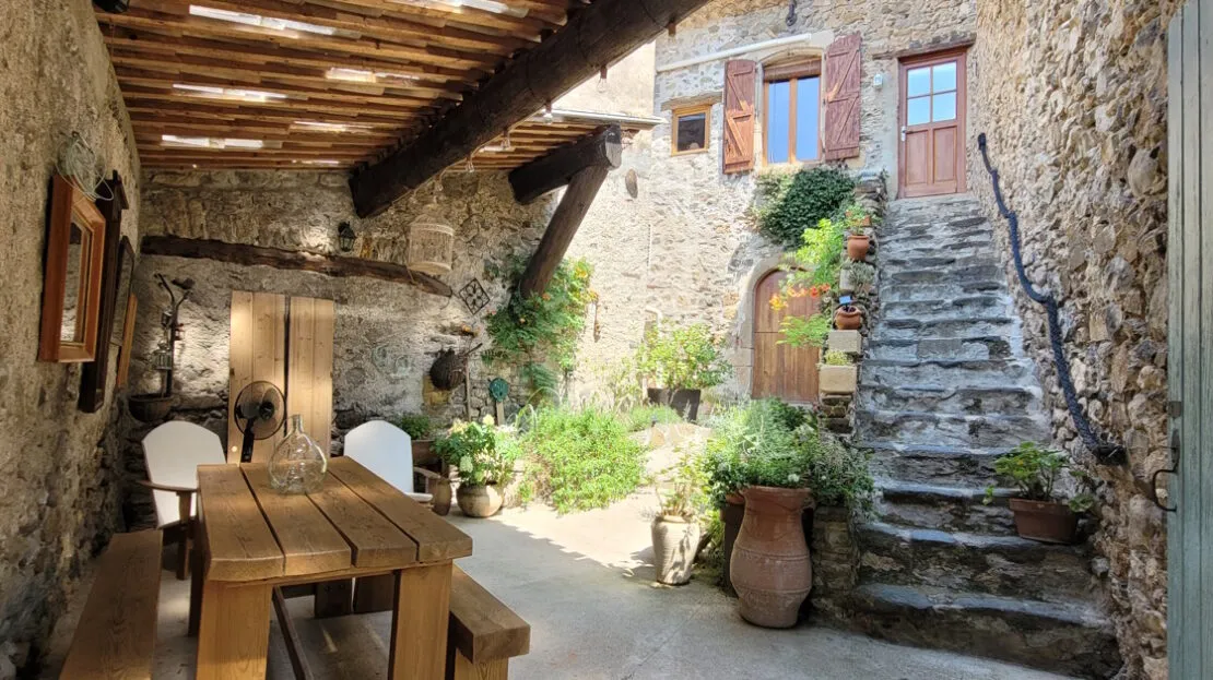 2 Bedroom House in Vailhan