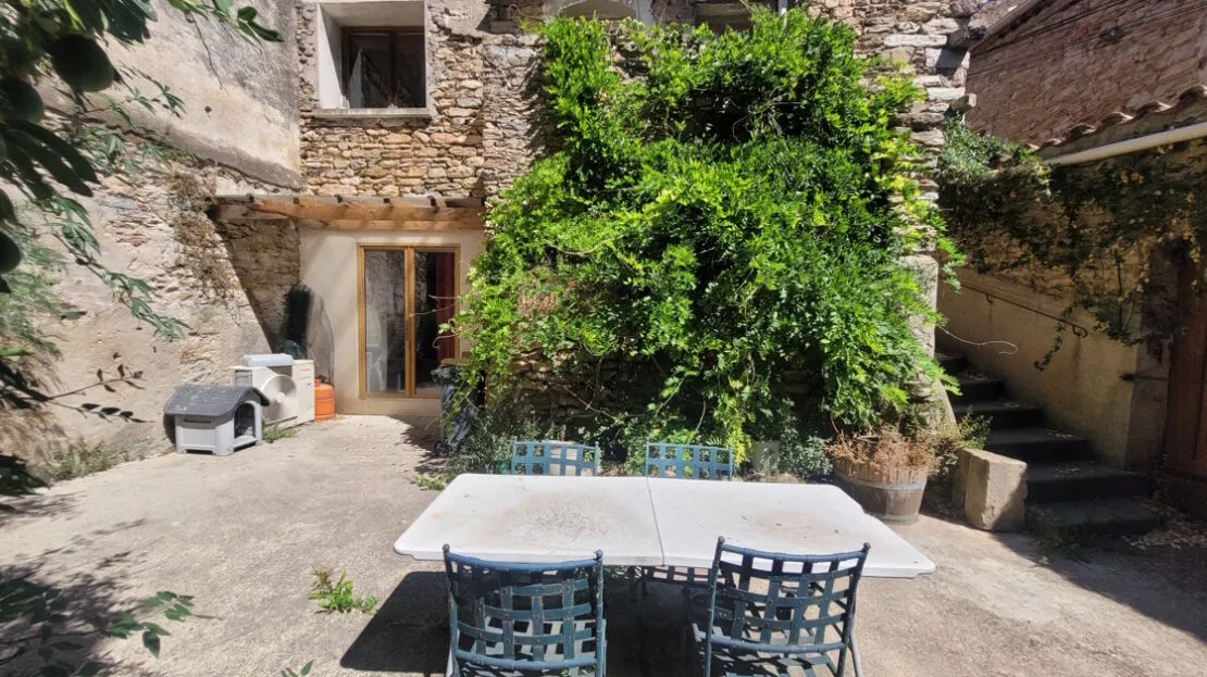 Casa de 3 Quartos em Faugeres
