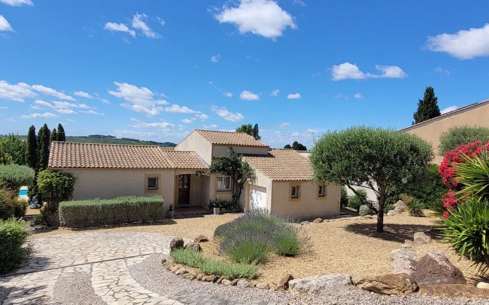 4 Bedroom House in Saint Genies De Fontedit