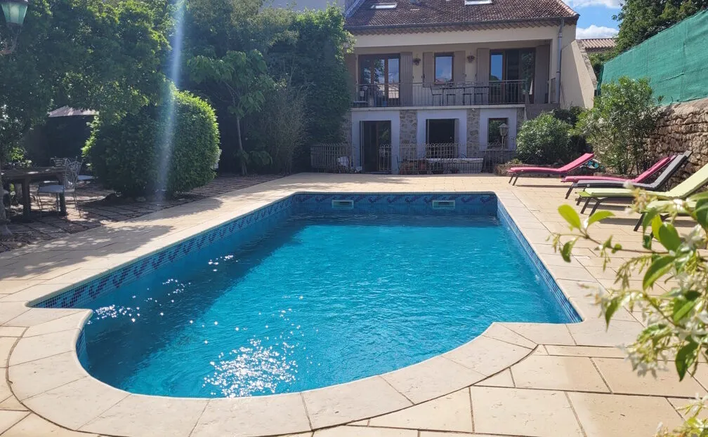 7 Bedroom House in Saint Genies De Fontedit