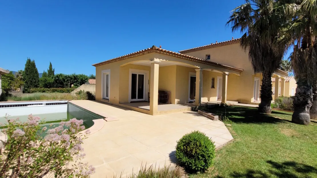Casa de 4 Quartos em Saint Genies De Fontedit