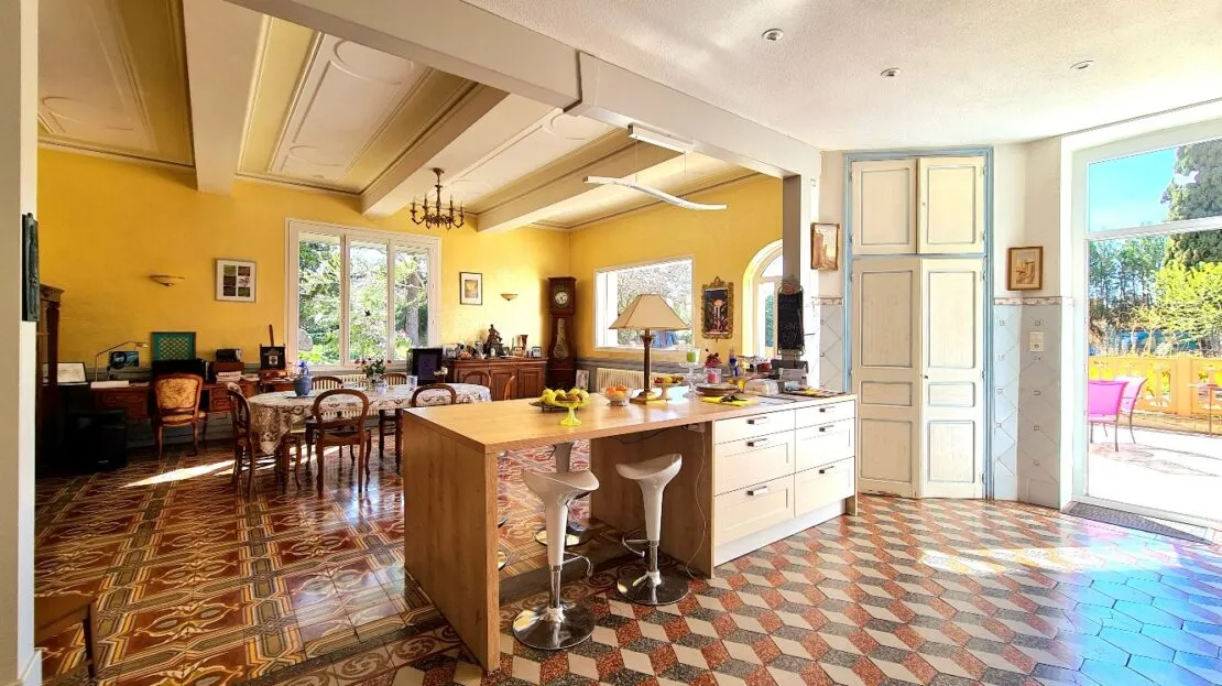 6-Schlafzimmer-Haus in Beziers