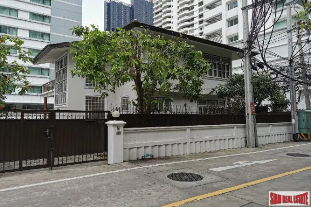Grande Maison Familiale de Trois Chambres à Louer sur Asoke BTS, à 5 Minutes à Pied de BTS.