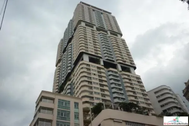 The Waterford Diamond - Vistas a la Ciudad desde este Amplio Dormitorio Doble en Sukhumvit 30