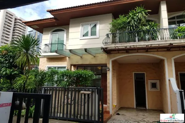 Casa isolada Três Quartos Quatro Banheiros, Casa Familiar de Dois Andares para Alugar em Nana, Bangkok