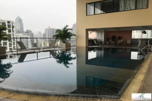 Lake Green - Apartamento de Canto com Dois Quartos e Vistas Amplas da Cidade em Sukhumvit 8
