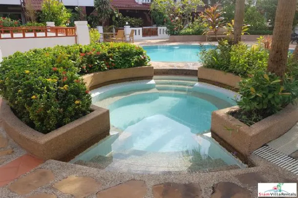 Villa 49 - Thong Lo'da Kiralık Dört Yatak Odalı Tatil Köyü Tarzı Üç Katlı Şehir Evi