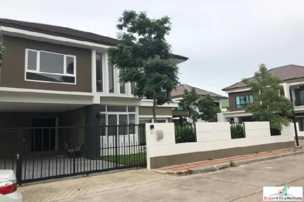 Villa Arcadia Srinakarin - Alquiler de Casa Grande sin Amueblar de Alta Calidad en Comunidad Cerrada en Bangna