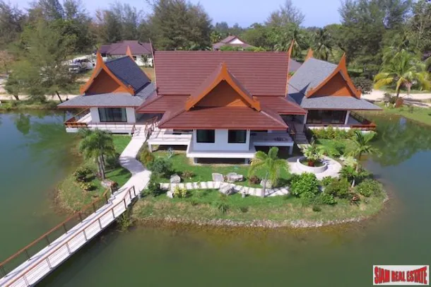 Grande Villa Aperta con Due Camere da Letto in Affitto su un Lago Privato a Khao Lak