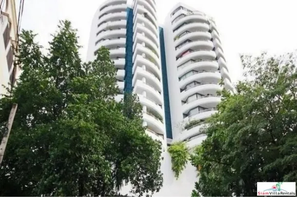 Baan Yen Akard - Condo Spacieux et Moderne de Trois Chambres avec Vue sur la Ville et Extras à Sathorn
