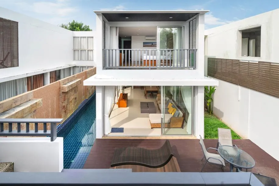 Chantra Villa Chalong - Villa Privada y Moderna de Tres Dormitorios y Dos Plantas con Piscina en Alquiler
