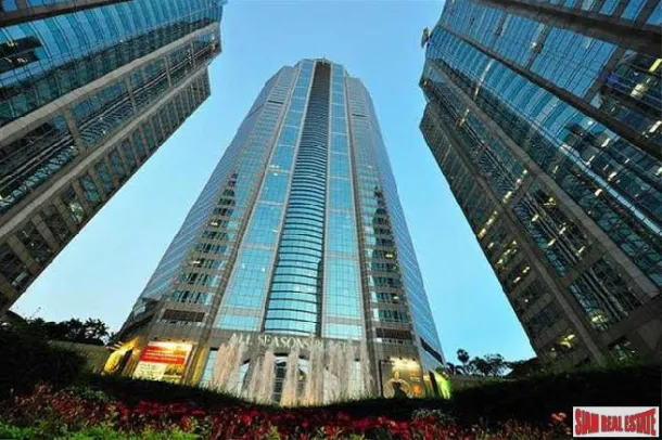 All Seasons Mansion - Condominium très spacieux de deux chambres avec service de navette pour Phloen Chit BTS.