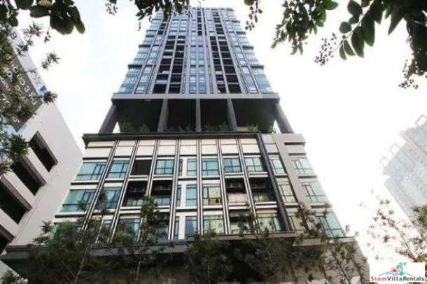 The Capital Ekkamai - Thonglor - Nuovo moderno condominio con tre camere da letto in affitto con ripostiglio e camera di servizio a Thong Lo