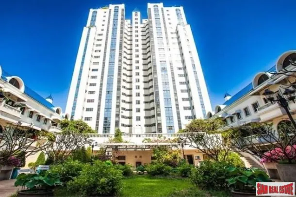 Kiarti Thanee City Mansion Condo Spacieux et Acceptant les Animaux Deux Chambres avec Vue sur la Ville à Louer à Asoke