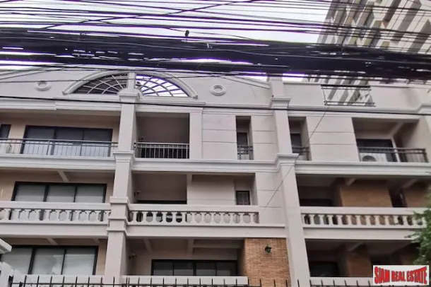 Oficina en Casa / Casa Adosada en Alquiler en Ubicación Principal de Nana