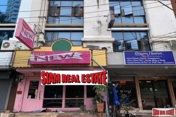 Edifício Comercial de Cinco Andares para Alugar em Sukhumvit 33, a apenas 500m do BTS Phrom Phong