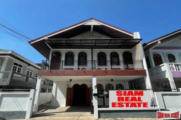 Casa Independente Extra Grande de Três Quartos para Alugar no Coração da Cidade - Thong Lo