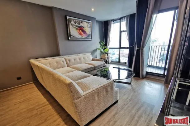 Rhythm Ekkamai - Condominio Ristrutturato e Spazioso con Tre Camere da Letto al 30° Piano in Affitto
