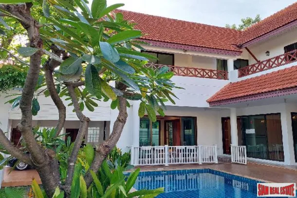 Casa Independente Grande de 4 Quartos para Alugar com Piscina em ThongLor