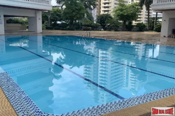 Sethiwan Mansion - Impresionante Condominio de 3 Dormitorios con Cuarto de Servicio en Alquiler en Phrom Phong BTS.