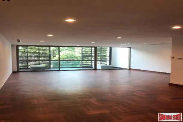 Fantastisches 4-Schlafzimmer-Stadthaus zu vermieten in Phrom Phong