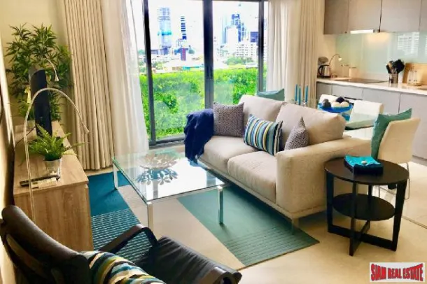 Rhythm Sukhumvit 36-38 - Lujoso Apartamento de Esquina de 2 Dormitorios en Alquiler en Thong Lo