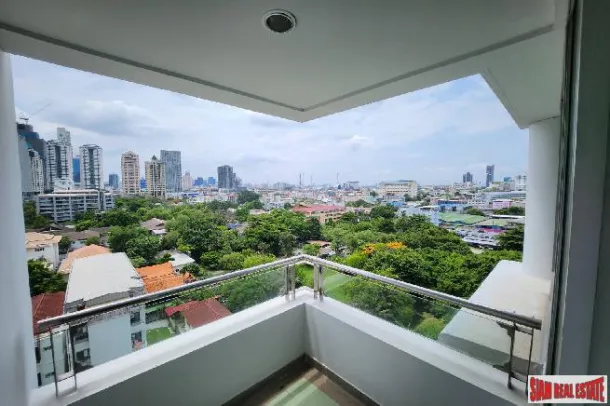 Appartement de Service - Condo Spacieux de 2 Chambres avec Belles Vues, Chong Nonsi
