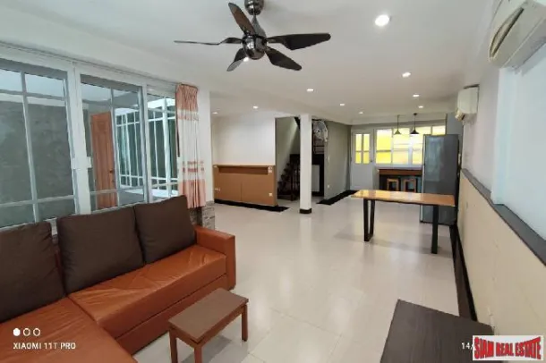 Thonglor Townhouse - Geräumige 3 Schlafzimmer, 2 Bäder, 170 m² - Ruhiges Wohnen mit schöner Aussicht, Top-Lage in Thonglor