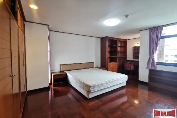Phrom Phong Bölgesi'nde Kiralık Modern 3 Yatak Odası ve 2+1 Banyo Daire