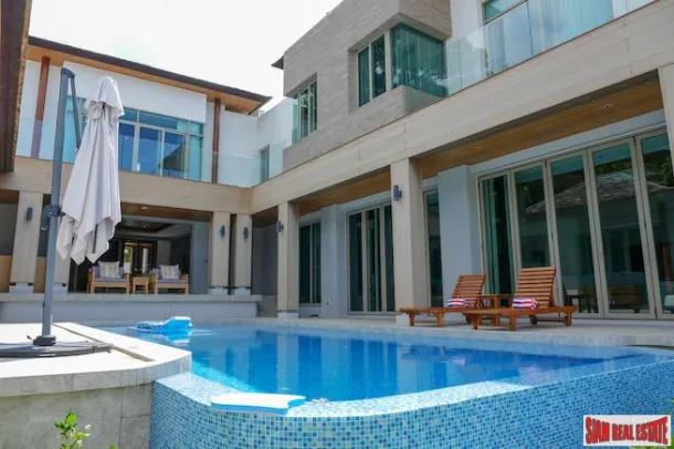 Bellissima casa di lusso nuova di zecca con quattro camere da letto e piscina privata in affitto vicino al campo da golf Loch Palm a Kathu