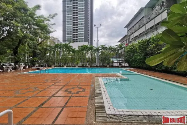 Phrom Phong Bölgesi Bangkok'ta Kiralık Geniş 3 Yatak Odası ve 3 Banyo Daire
