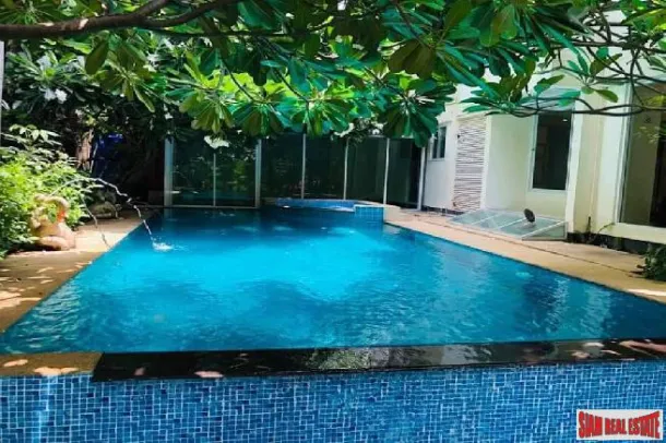 Beautiful 2-Storey Detached House in Phrom Phong - Preferable Rented as a Restaurant, Spa, or Showroom