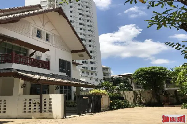 Casa Privada na Área de Sukhumvit - 4 Quartos e 4 Banheiros, 300 m², Nana, Bangkok