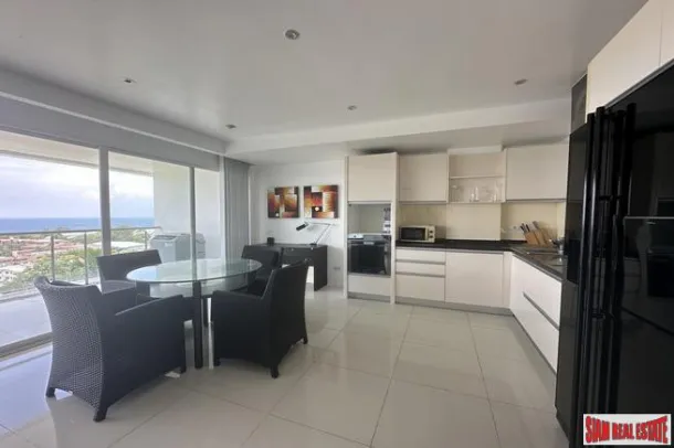 Sunset Plaza - Karon, Phuket'te Engelsiz Deniz Manzaralı Kiralık İki Yatak Odalı Daire