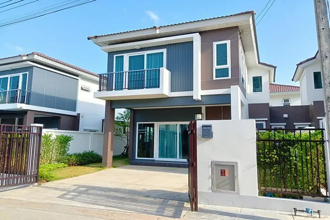 Acceso conveniente a Phuket City House de 3 dormitorios y 2 baños en Thalang