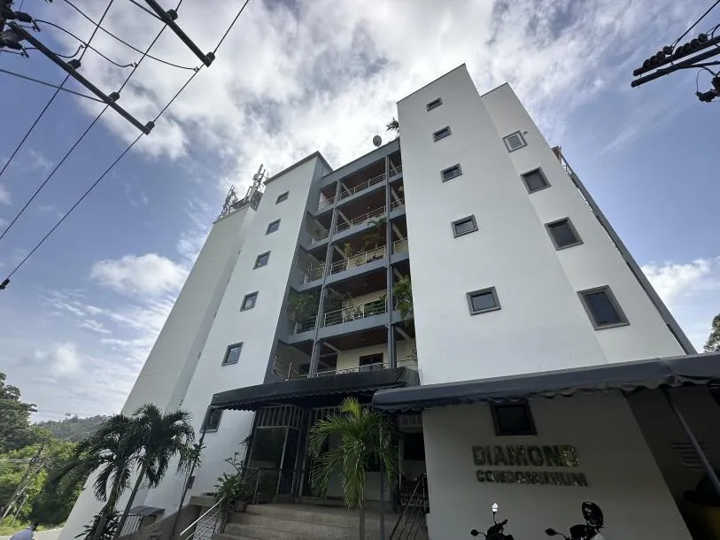 Patong'da plaja sadece 15 dakika yürüme mesafesinde, ferah 2 Yatak Odalı 1 Banyo 104 m² Deniz Manzaralı daire