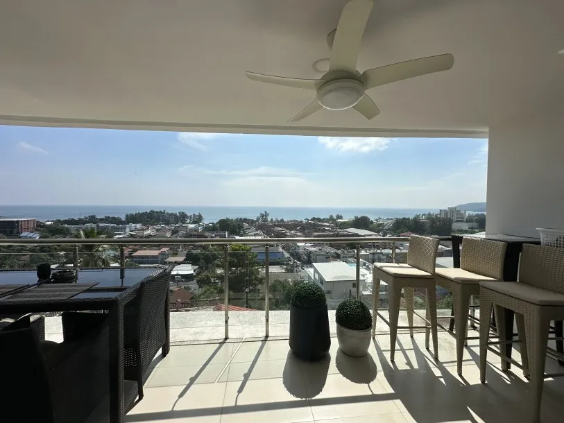 Sunset Plaza - Karon, Phuket'te Deniz Manzaralı Kiralık Modern İki Yatak Odalı Daire