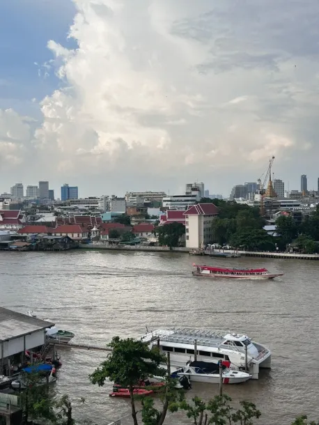 Baan Chao Praya - Grande retraite au bord de la rivière avec deux chambres et une salle de bain à louer.