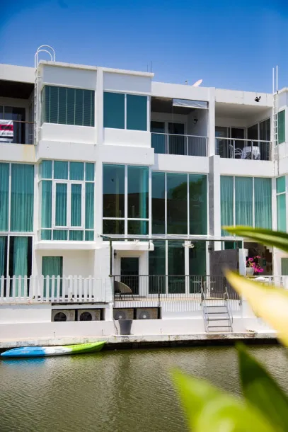 Boat Lagoon // Townhome Completamente Ristrutturato con 3 Camere da Letto e 4 Bagni con Terrazza Privata per Affitto a Lungo Termine
