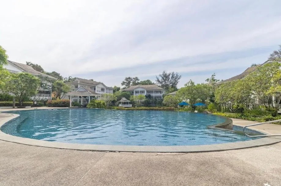 Ocean Breeze - Luminoso monolocale con vista piscina in affitto a Layan