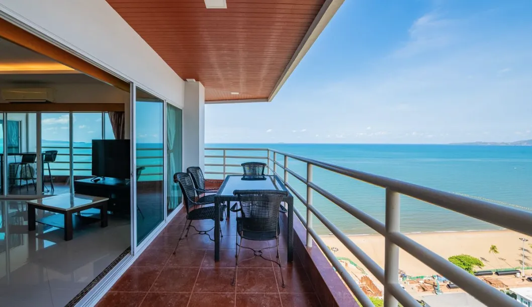 View Talay 8 - Eck-Einkammer-Wohnung mit Meerblick zur Miete im 23. Stock
