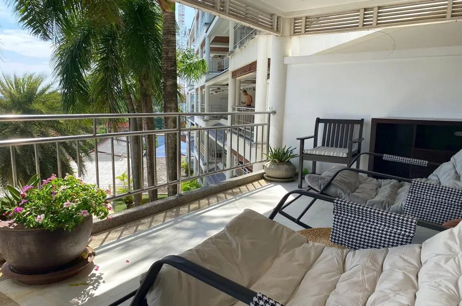 Bel Air Panwa - Apartamento com vista mar, 3 quartos, 3 banheiros, 180 m2, a 20 minutos de carro de escolas internacionais e a 5 minutos das praias