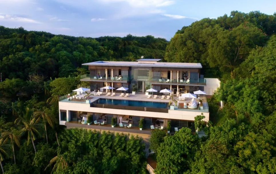 Affitto Villa Ultra-Lusso con 6 Camere da Letto sulla Scogliera con Piscina e Vista Panoramica sulla Baia di Ao Yon